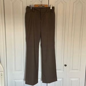 Gap size 6Long beige trousers. Straight leg, low rise waist. Tailored fit.